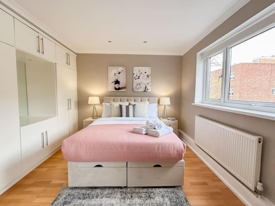 Holiday home Large 6 Bedroom Retreat In Holland Park London