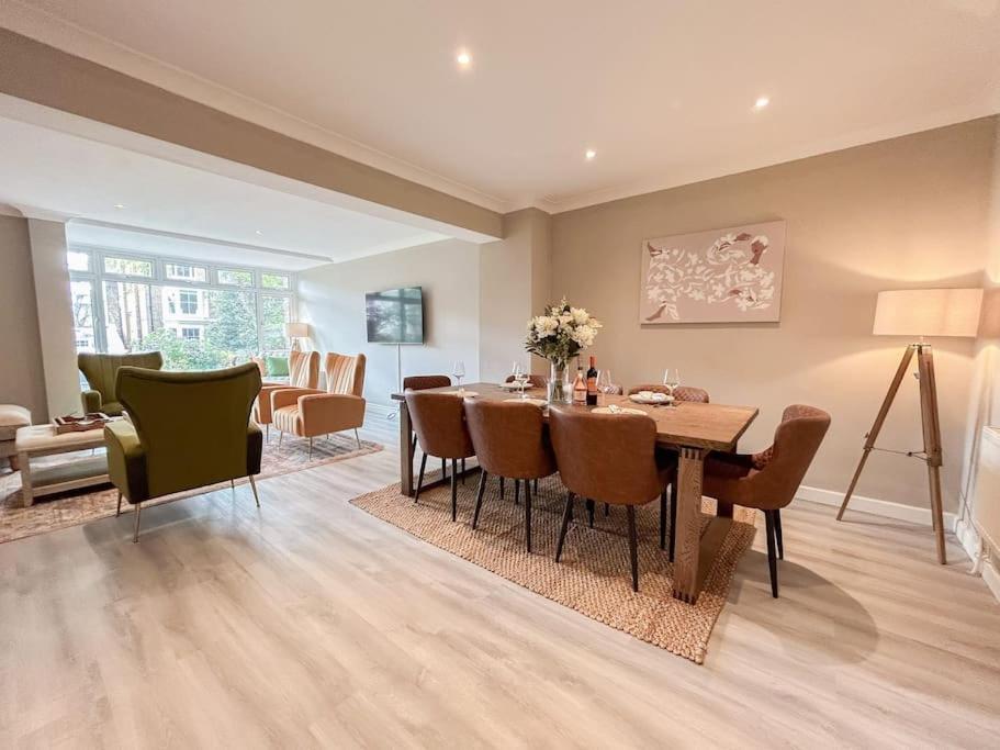 Large 6 Bedroom Retreat In Holland Park Holiday home London