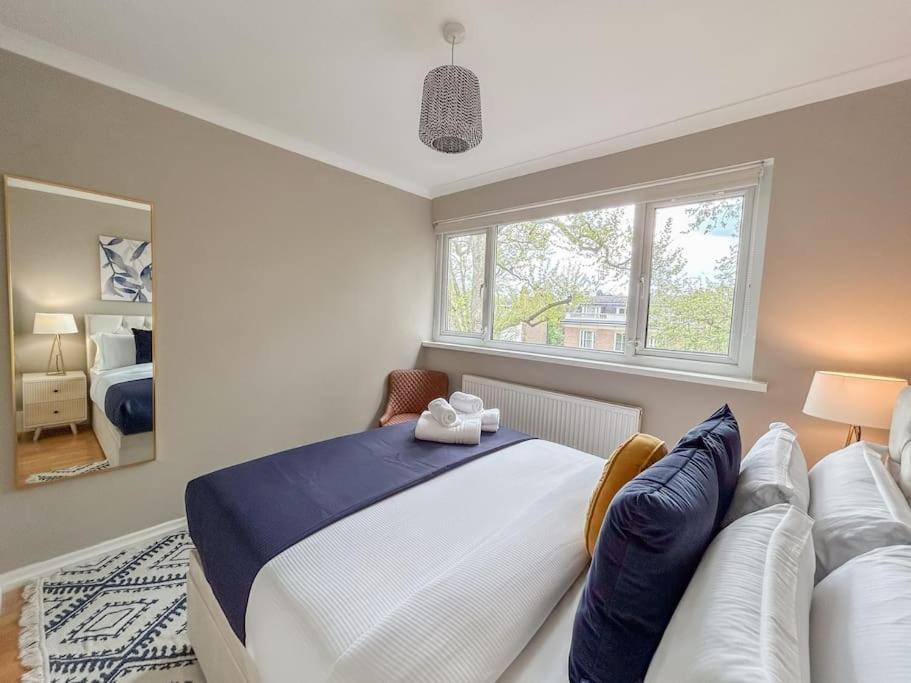 Holiday home Large 6 Bedroom Retreat In Holland Park London