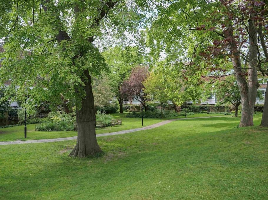 Holiday home Large 6 Bedroom Retreat In Holland Park *