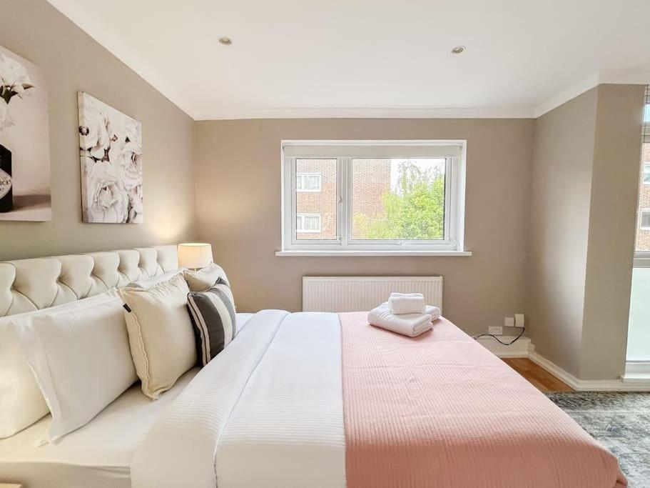Holiday home Large 6 Bedroom Retreat In Holland Park *