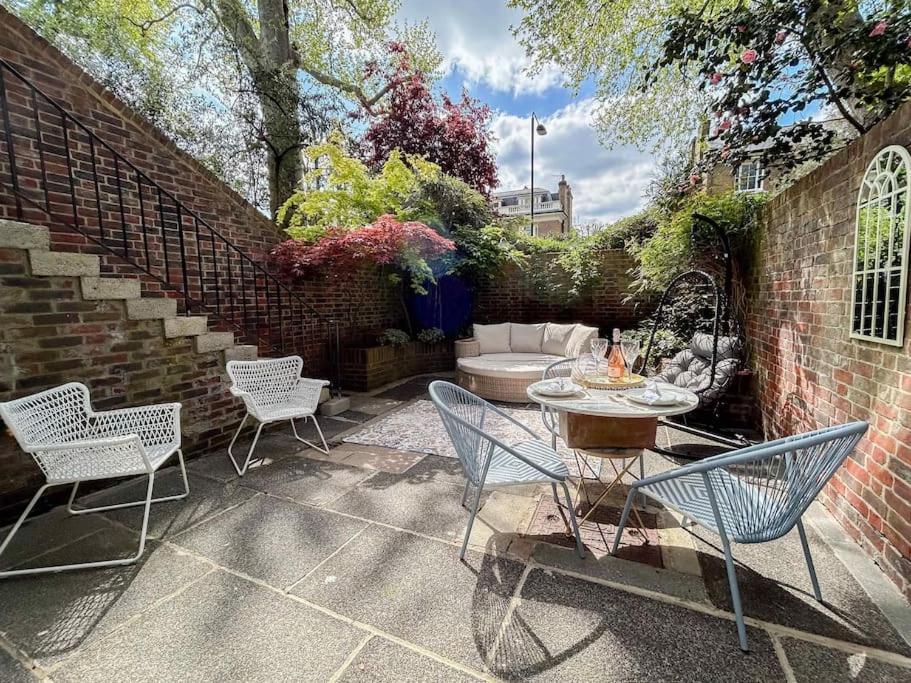 Large 6 Bedroom Retreat In Holland Park * London