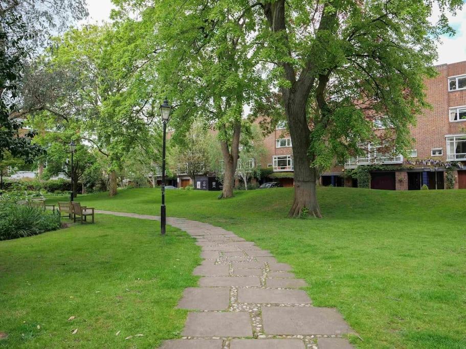 Holiday home Large 6 Bedroom Retreat In Holland Park London